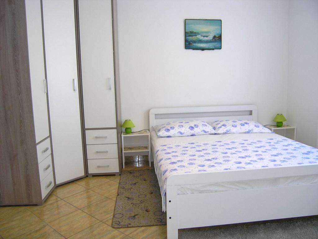 Apartman Vera Krk Town Εξωτερικό φωτογραφία